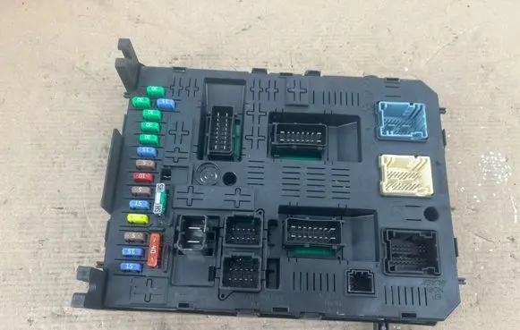 Citroen C4 I Picasso Comfort/convenience module 9664058780 281201906C NS06526288