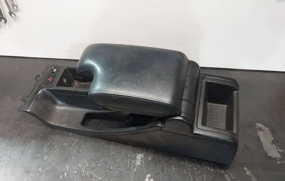 BMW 3 E46 Armrest 8213678 51168213678