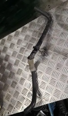 Volkswagen Touareg I Engine coolant pipe/hose