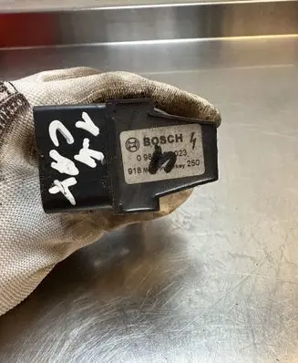 Volkswagen Jetta V High voltage ignition coil 0985221023