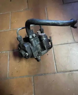 Nissan Pathfinder R51 Fuel injection high pressure pump 16700E 16700EB 16700EB300