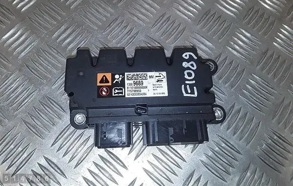 Opel Zafira C Airbag control unit/module 13589689