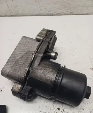 Land Rover Discovery 4 - LR4 Oil filter mounting bracket 9X2Q6B624BA