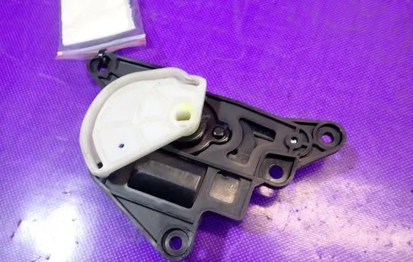 Hyundai Tucson JM A/C air flow flap actuator/motor SC1G30000