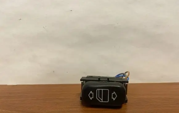 Mercedes-Benz E W210 Electric window control switch B409 2108208210