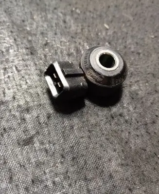 BMW 3 F30 F35 F31 Detonation knock sensor 7598861