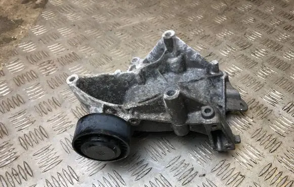 Mercedes-Benz C W205 Generator/alternator bracket A6512340339