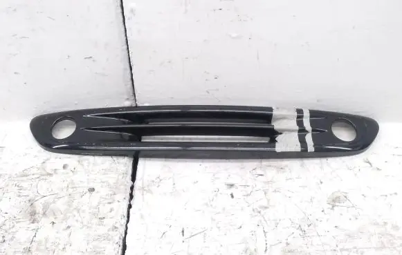 Front bumper upper radiator grill