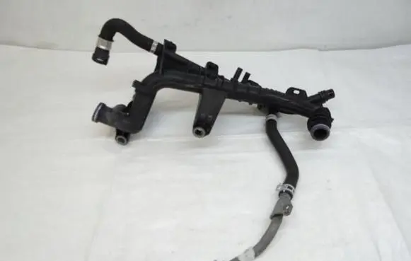 Ford Focus Engine coolant pipe/hose 9827621080