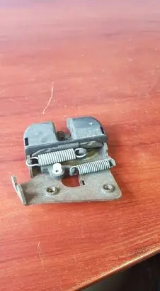 BMW 5 E60 E61 Seat back rest lock catch 7112863