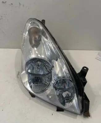 Toyota Corolla Verso AR10 Headlight/headlamp