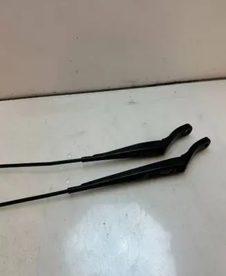 Peugeot 208 Front wiper blade arm 9673291980 9673292080