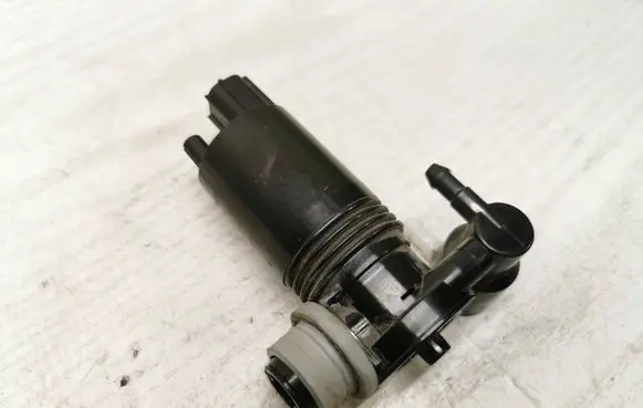 Volvo V40 Windscreen/windshield washer pump 1026810 130625C 363266