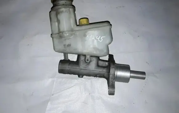 Alfa Romeo Giulietta Master brake cylinder W2420JT8