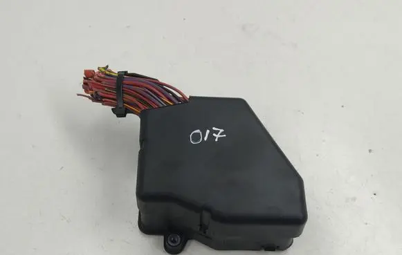 Audi A4 S4 B7 8E 8H Fuse module 8D1941824