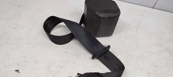 Middle seatbelt (rear)