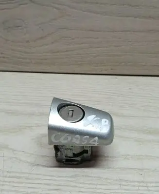 Opel Corsa E Front door lock (next to the handle) N0503740