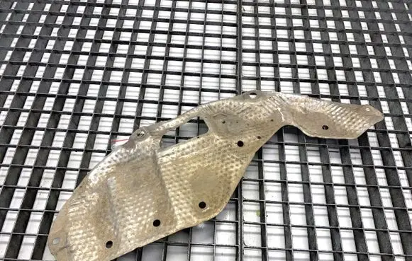 Lexus CT 200H Exhaust heat shield 
