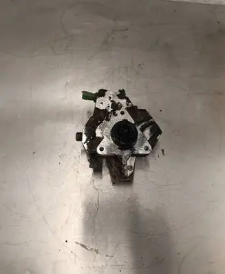 Volvo XC90 Fuel injection high pressure pump 0445010111 8692521