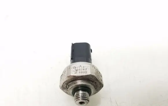 Mercedes-Benz C W204 Air conditioning (A/C) pressure sensor 211000283