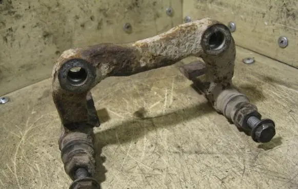 Volkswagen Golf IV Brake caliper pad carrier rear 