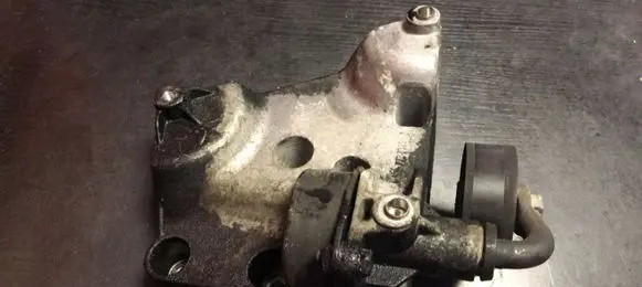 BMW 3 E46 A/C compressor mount bracket 7787319