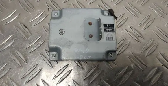 Toyota Avensis T270 Other control units/modules 8815020010