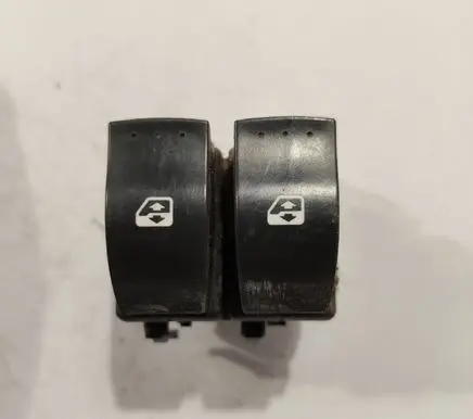 Renault Scenic II - Grand scenic II Electric window control switch 315033A