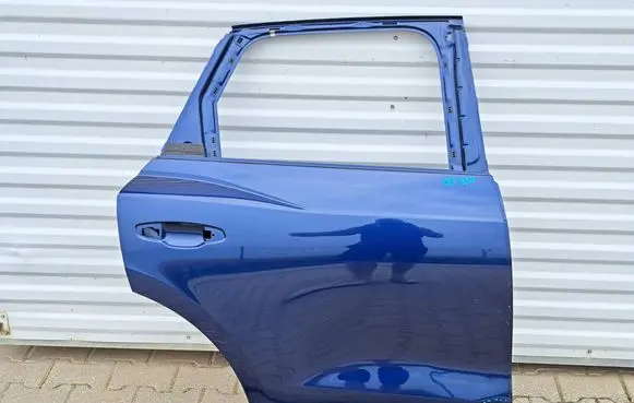 Audi Q3 F3 Rear door