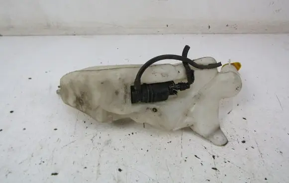Opel Astra G Windshield washer fluid reservoir/tank 