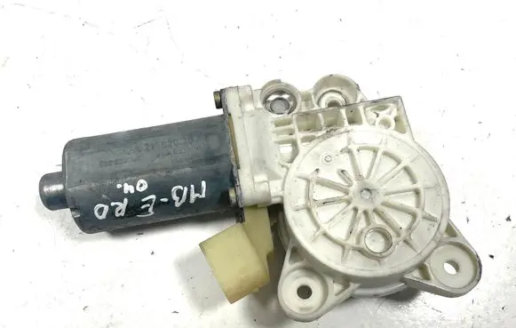 Mercedes-Benz E W211 Front door window regulator motor 0130821971 A2118203042 993627101