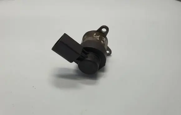 BMW 5 E60 E61 Fuel pressure regulator 0928400560 7787186 13517787186