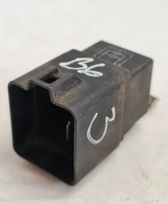 Volkswagen PASSAT B6 Other relay 3B0951253 V23136J106X056