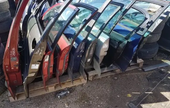 Opel Tigra A Front door juodos
