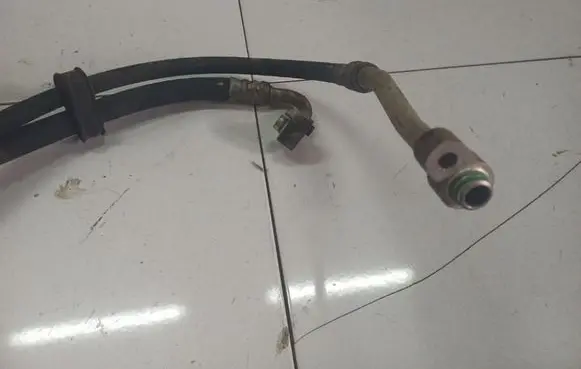 Skoda Superb B5 (3U) Air conditioning (A/C) pipe/hose 