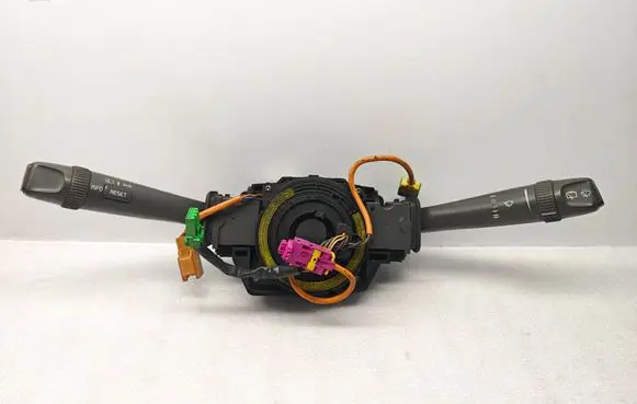 Volvo V70 Wiper turn signal indicator stalk/switch 8685371