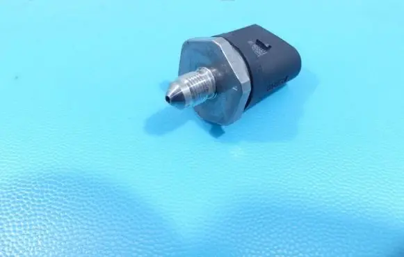 Volkswagen Touran I Fuel pressure sensor 0261545059 IMPRK1273922