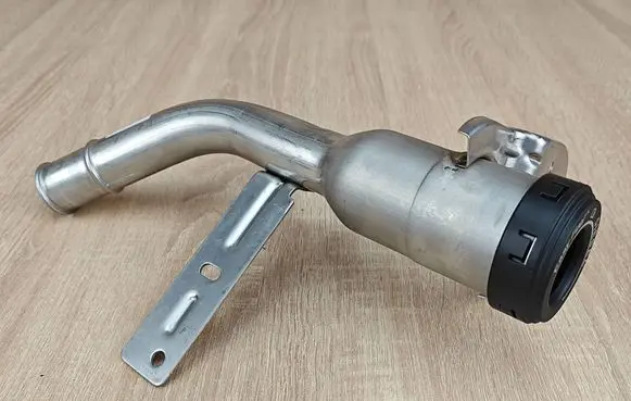 Volkswagen Amarok II Coolant pipe/hose MB3Q9034AB