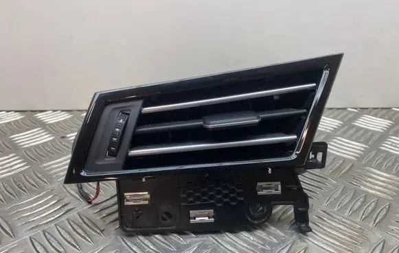 Volkswagen PASSAT B8 Dashboard side air vent grill/cover trim 3G1819701E