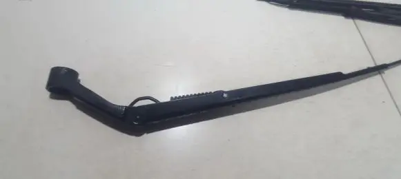 Toyota Yaris Front wiper blade arm 7106