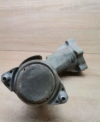 Mercedes-Benz E W212 Engine mount bracket A6512233504