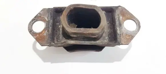 Nissan Qashqai Engine mount bracket 8200358147c 8200358147--c
