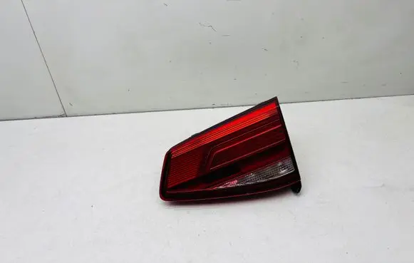 Volkswagen PASSAT B8 Tailgate rear/tail lights 