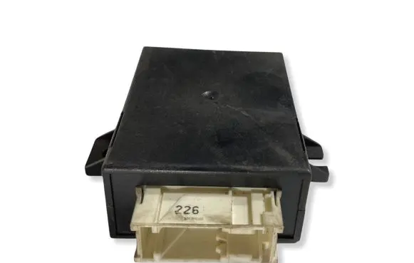BMW 7 E38 Steering rack control module 8352494 61358352494