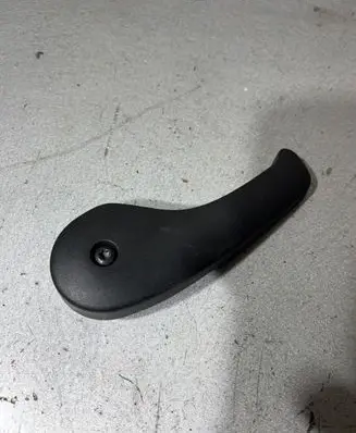 Volvo V40 Engine bonnet (hood) release handle 31826629 U9H1A