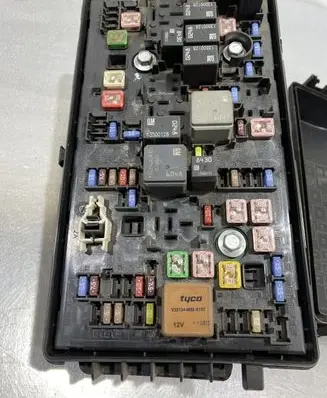 Opel Insignia A Fuse box set 13275876