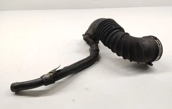 Dodge Nitro Turbo air intake inlet pipe/hose 04880269AA