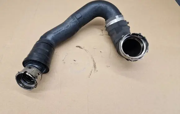 Jaguar F-Pace Intercooler hose/pipe M8A26N650BC M8A26N650