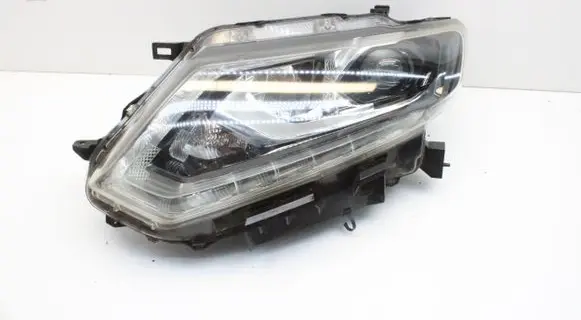 Nissan X-Trail T32 Headlight/headlamp