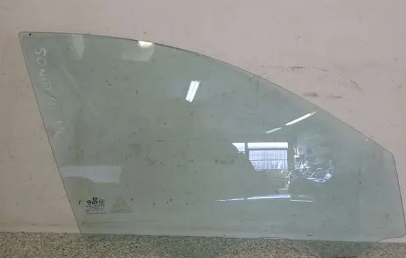 Hyundai Sonata Sliding door window/glass 